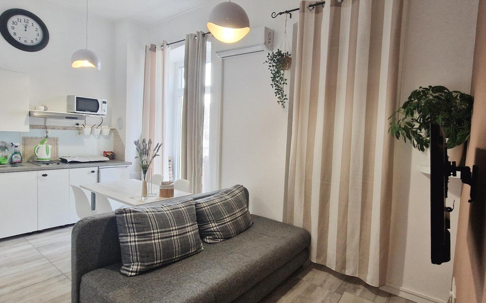 Apartment Megy With Balcony In City Center Crikvenica Exteriör bild